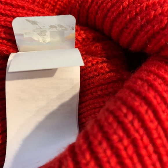 NWT! The North Face Shipyard Retro Beanie hat! - Picture 3 of 3